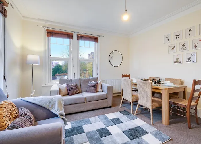 3 Bedroom And 1 Bathroom Apartment In Mountfield With Parking