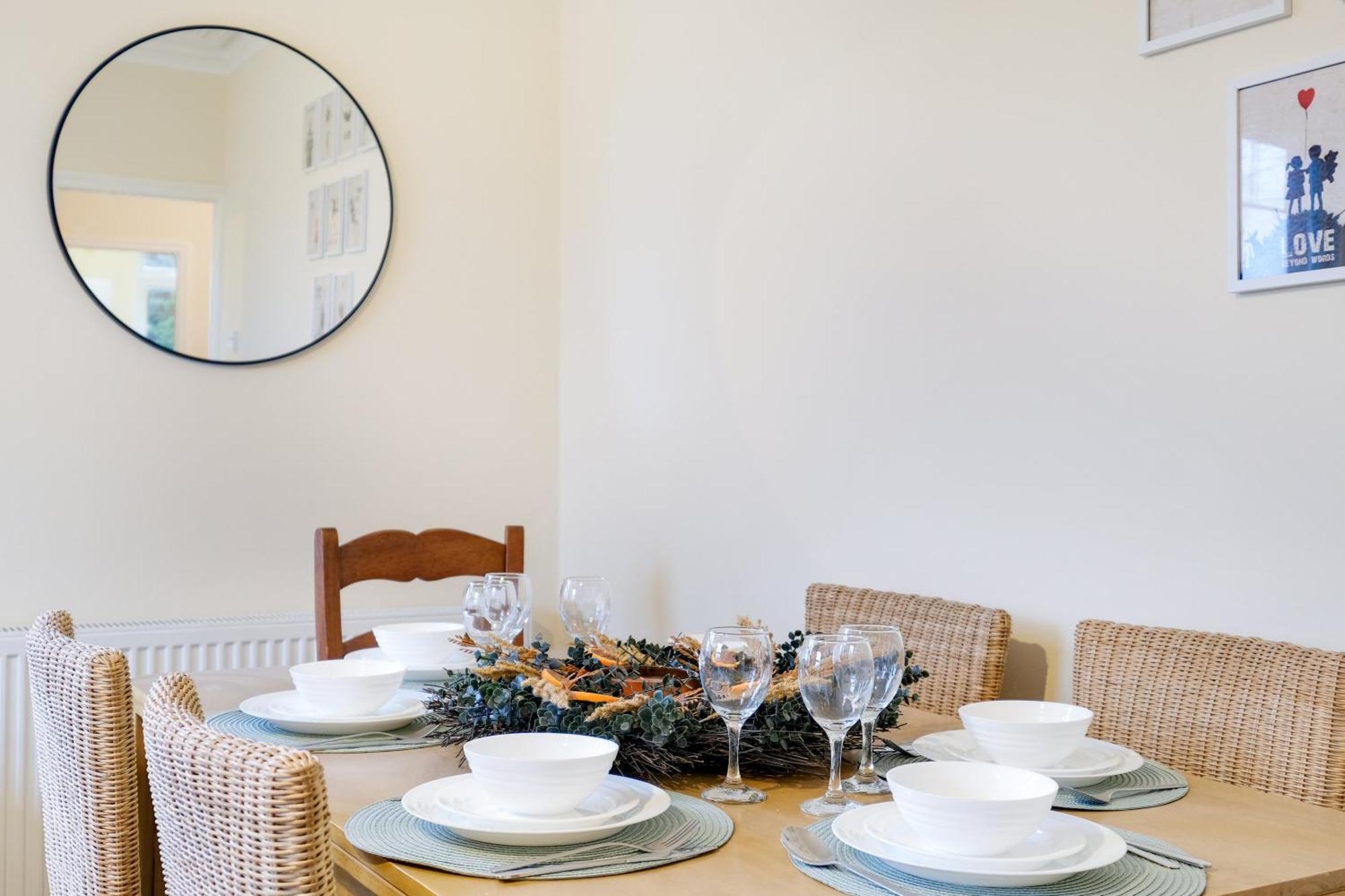 3 Bedroom And 1 Bathroom In Mountfield With Parking Appartamento