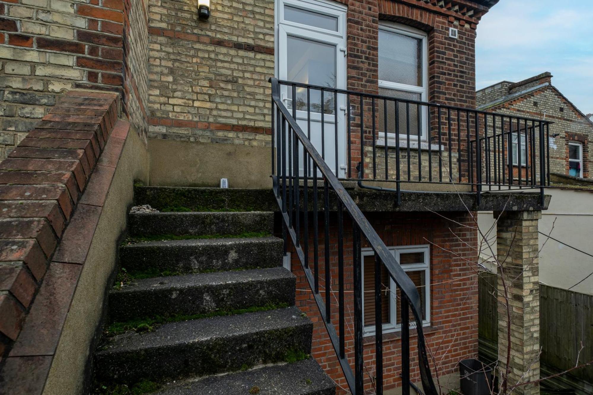 Appartamento 3 Bedroom And 1 Bathroom In Mountfield With Parking