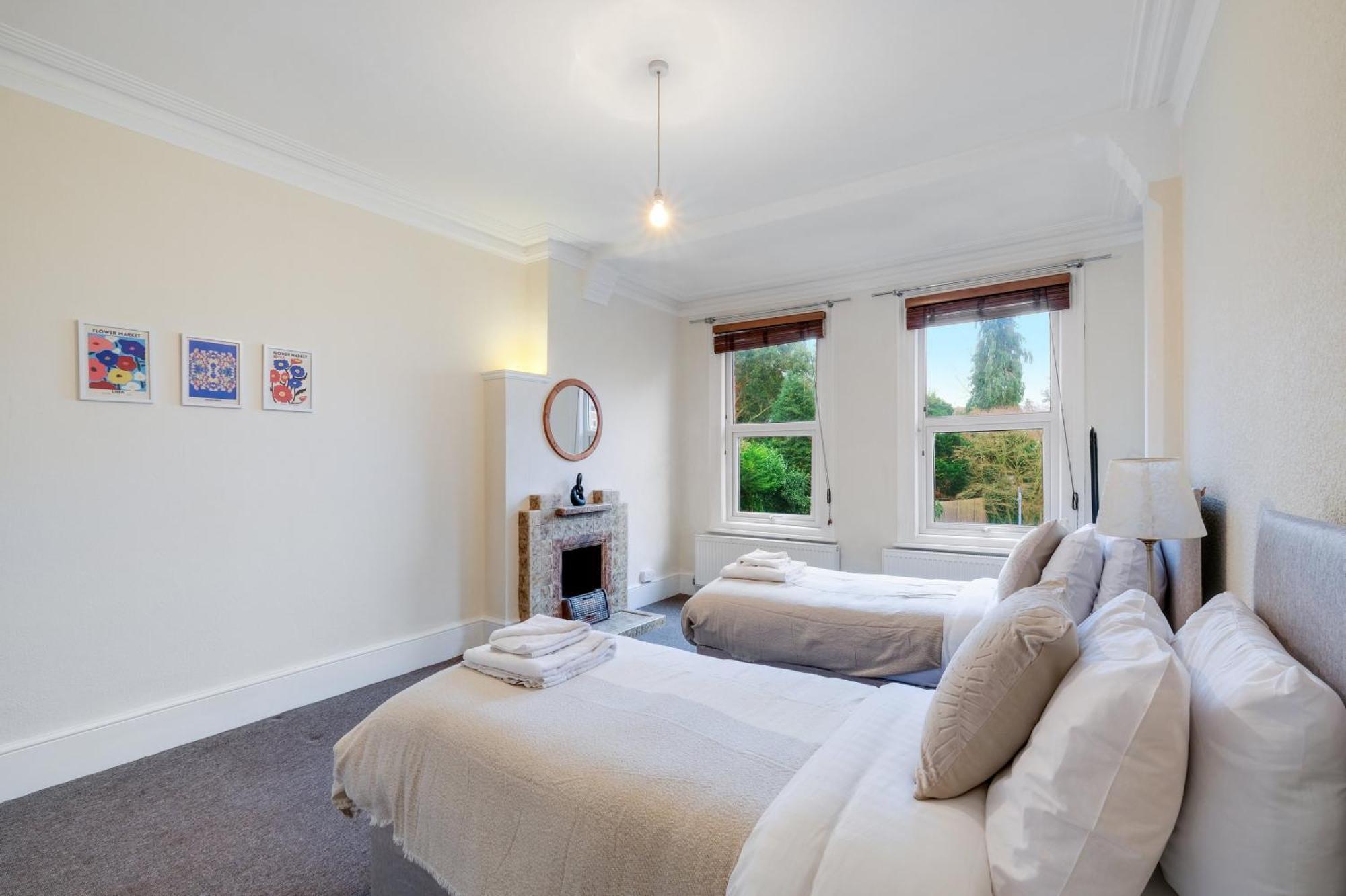 Appartamento 3 Bedroom And 1 Bathroom In Mountfield With Parking *