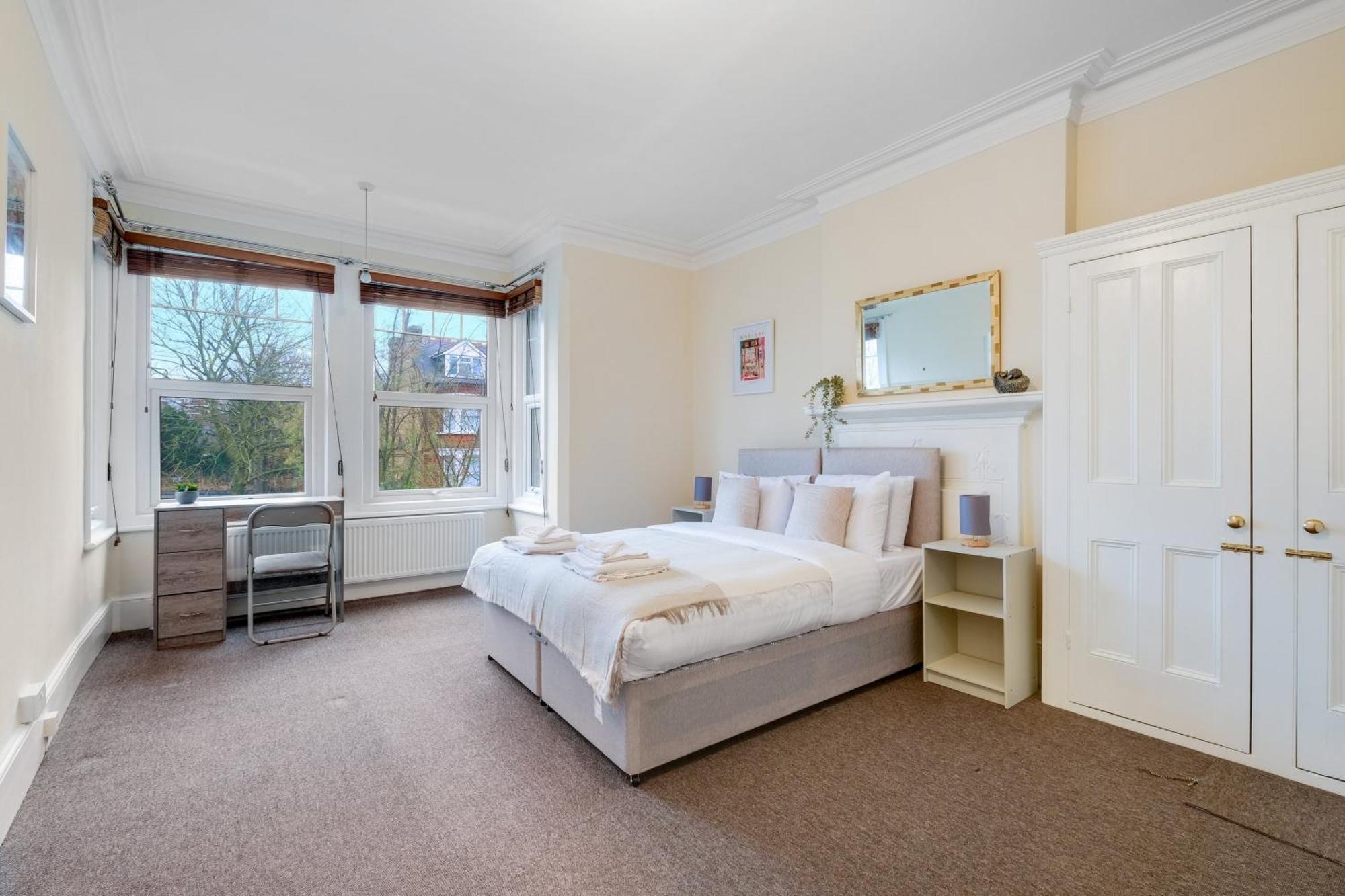 Appartamento 3 Bedroom And 1 Bathroom In Mountfield With Parking
